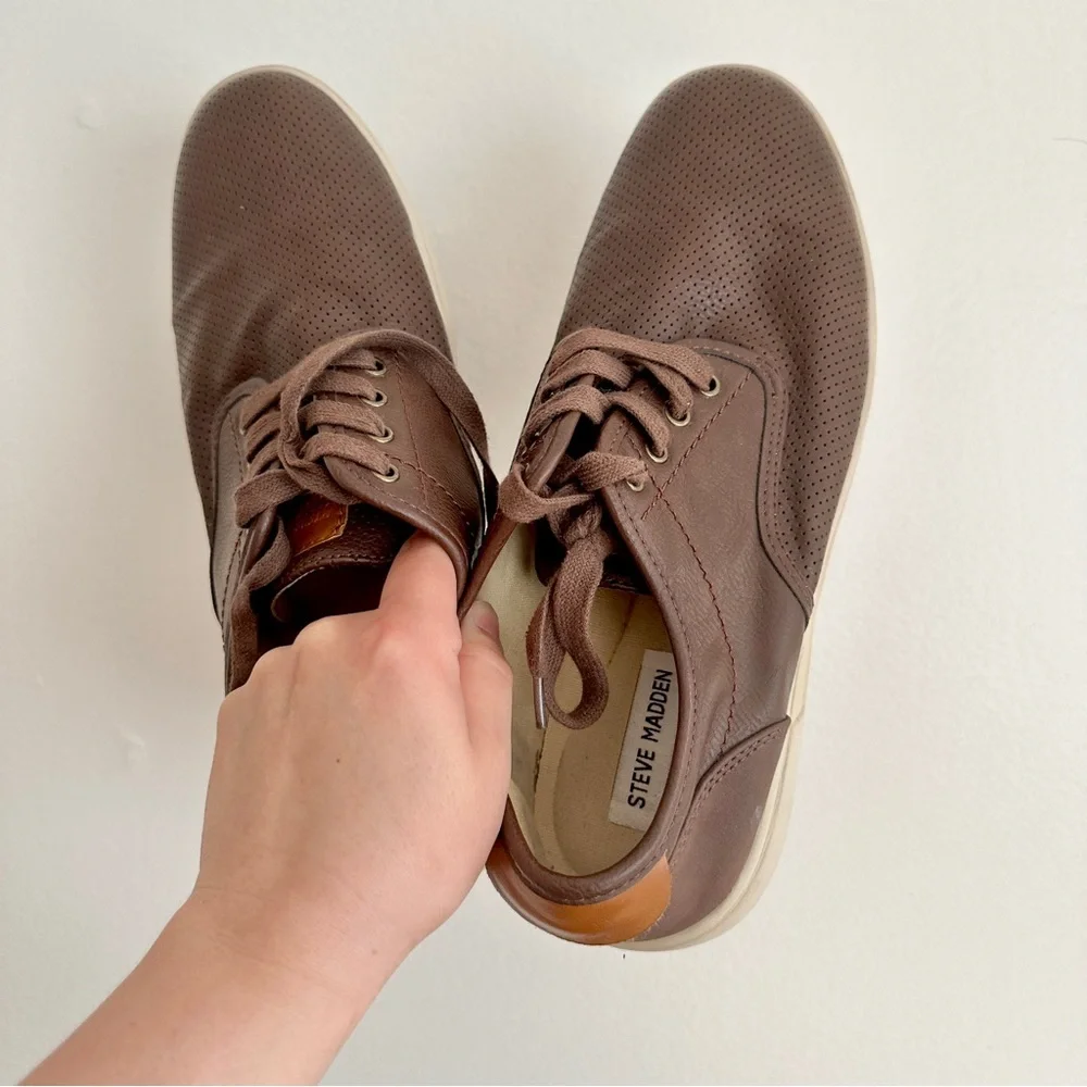 Men’s 10 Steve Madden Brand Lace up Shoe